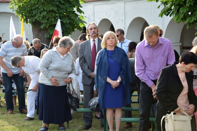 Obchody 250. rocznicy koronacji cudownego obrazu Matki Bożej w Miedniewicach