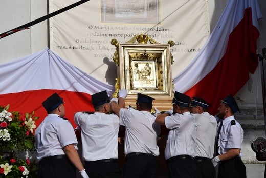 Obchody 250. rocznicy koronacji cudownego obrazu Matki Bożej w Miedniewicach