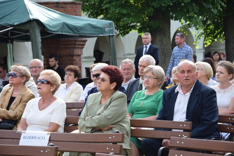 Obchody 250. rocznicy koronacji cudownego obrazu Matki Bożej w Miedniewicach