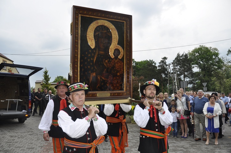 Powitanie ikony MB Częstochowskiej w Domaniewicach