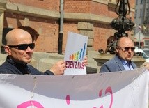 Protest przeciwko programowi in vitro
