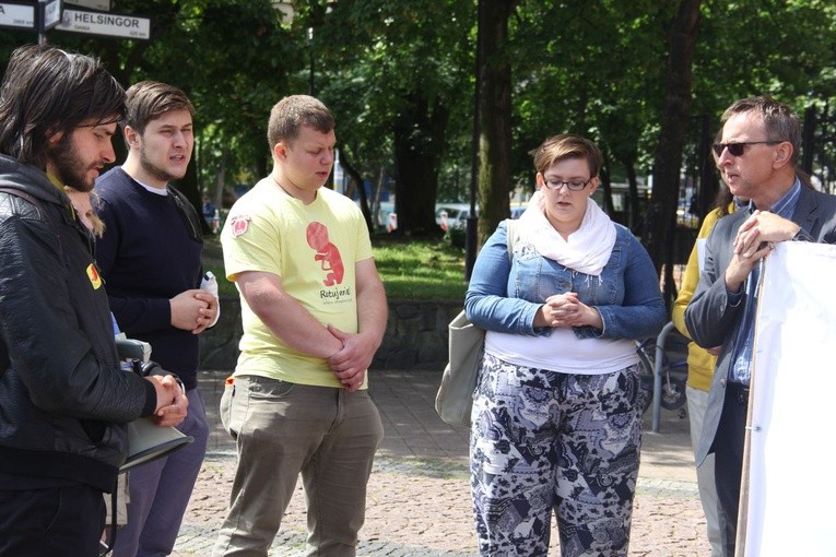 Protest przeciwko programowi in vitro