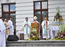 W centrum IV DPK była  Msza św. z zawierzeniem kobiet Maryi. 