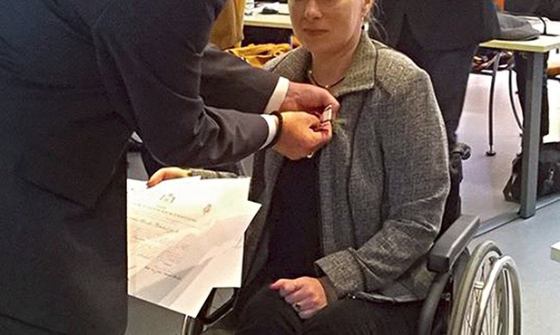 Dr hab. M. Kowalczyk jest czwartą Polką, która została odznaczona Krzyżem Pro Merito Melitensi. Wcześniej otrzymały go Maria Kaczyńska, Ludgarda Buzek i Elżbieta Penderecka. 