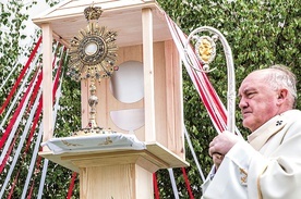 Procesja Bożego Ciała zatrzyma się tradycyjnie przy czterech ołtarzach.