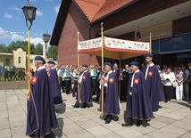 Oficjalna inauguracja bractwa w parafii św. Jacka w Gliwicach-Sośnicy podczas odpustu parafialnego w 2009 roku.