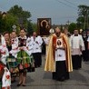 W Złakowie Kościelnym wiele osób na powitanie Maryi założyło stroje ludowe