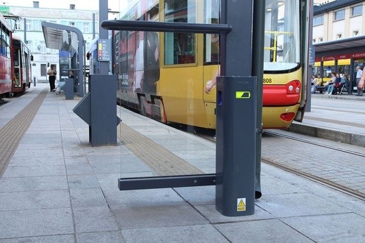 Porty USB na przystankach 