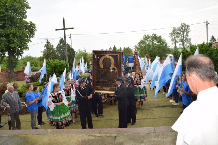 Powitanie ikony MB Częstochowskiej w Zdunach