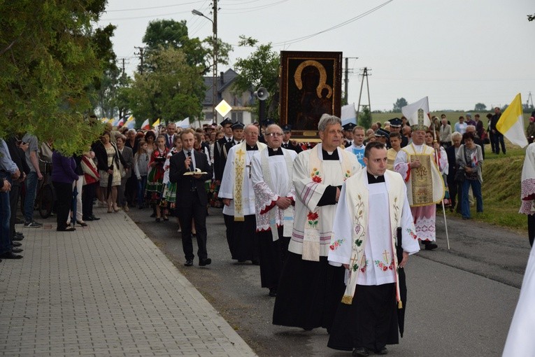 Powitanie ikony MB Częstochowskiej w Zdunach