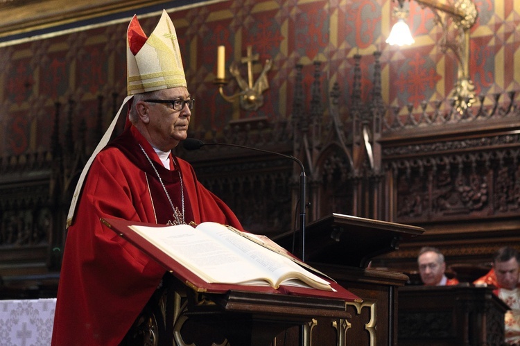 Arcybiskup z Chimbote w bazylice franciszkanów