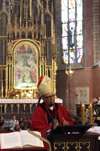 Arcybiskup z Chimbote w bazylice franciszkanów