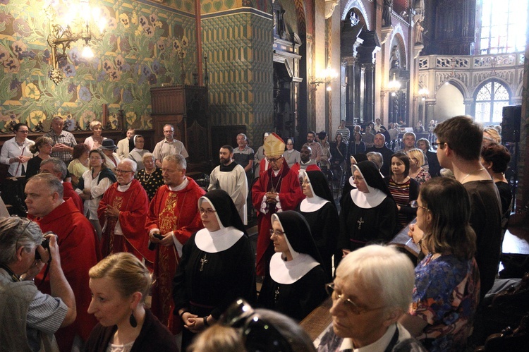 Arcybiskup z Chimbote w bazylice franciszkanów