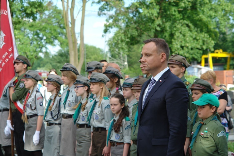 Prezydent RP przy grobie powstańców śląskich w Gliwicach