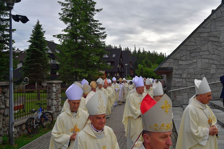 Episkopat Polski w kościele św. Krzyża w Zakopanem