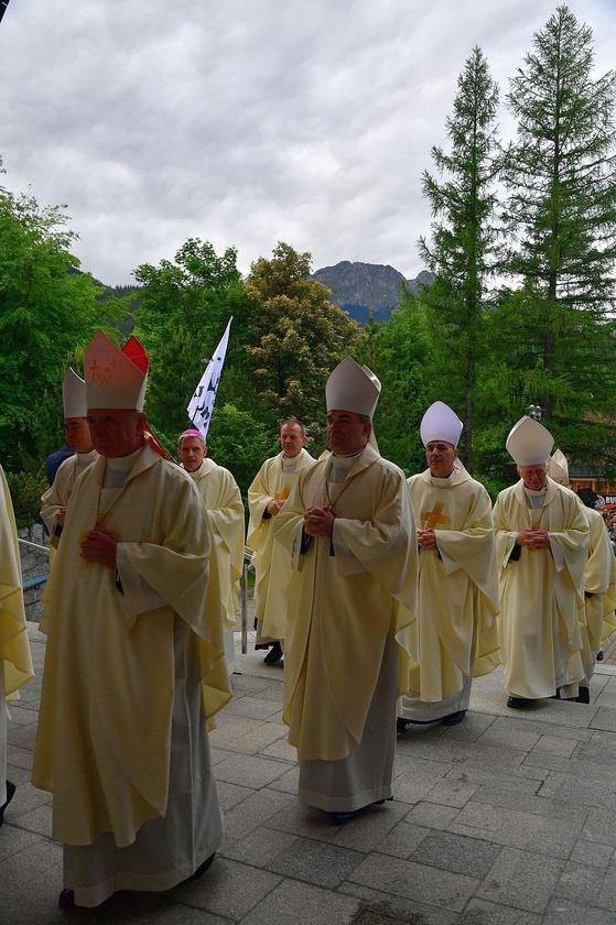 Episkopat Polski w kościele św. Krzyża w Zakopanem