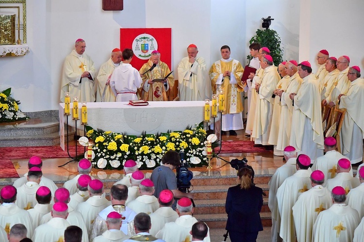 Episkopat Polski w kościele św. Krzyża w Zakopanem