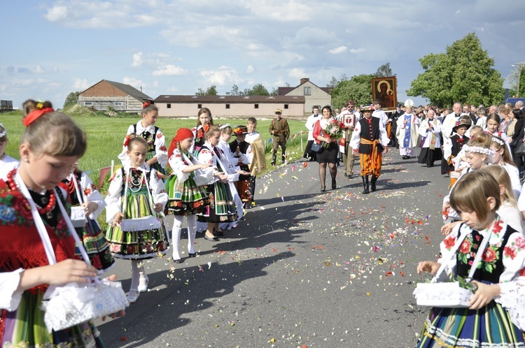 Powitanie ikony MB Częstochowskiej w Bąkowie