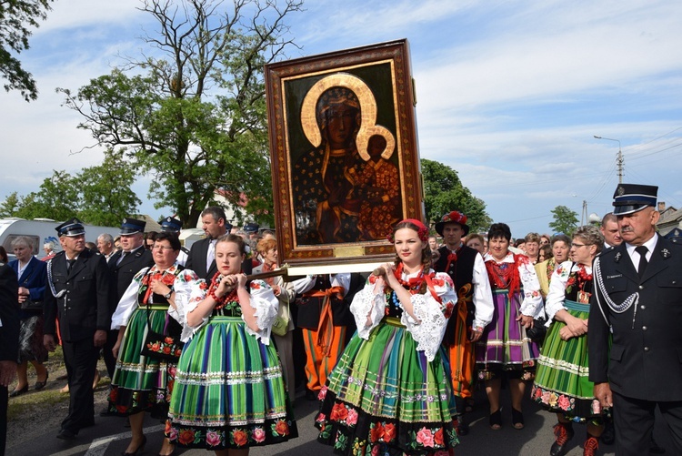 Powitanie ikony MB Częstochowskiej w Chruślinie