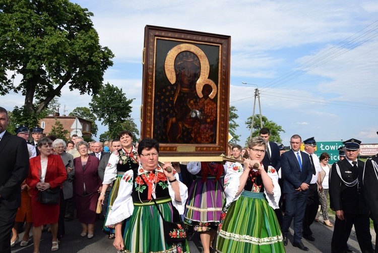 Powitanie ikony MB Częstochowskiej w Chruślinie