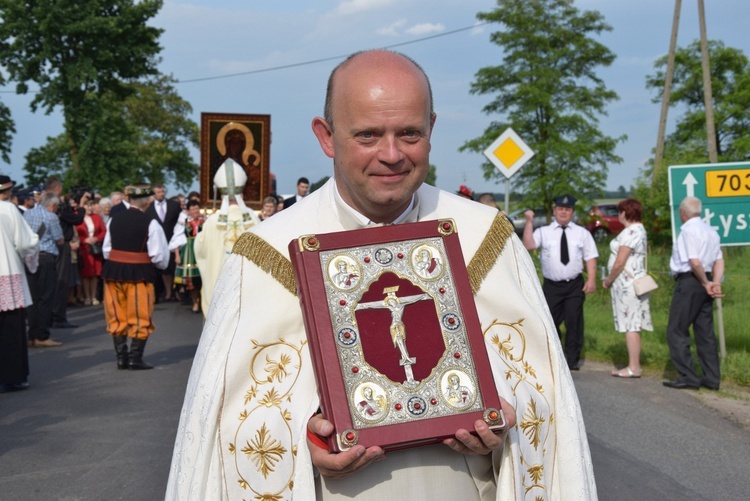 Powitanie ikony MB Częstochowskiej w Chruślinie