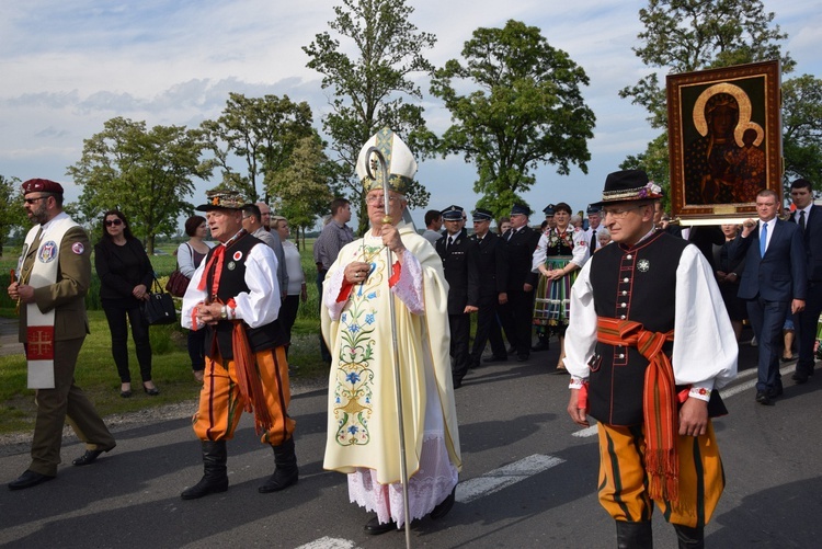 Powitanie ikony MB Częstochowskiej w Chruślinie