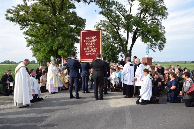 Powitanie ikony MB Częstochowskiej w Chruślinie