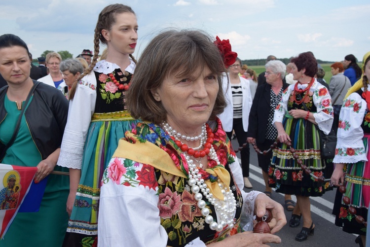 Powitanie ikony MB Częstochowskiej w Chruślinie