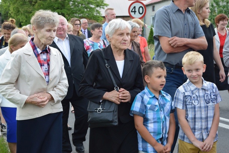 Powitanie ikony MB Częstochowskiej w Chruślinie