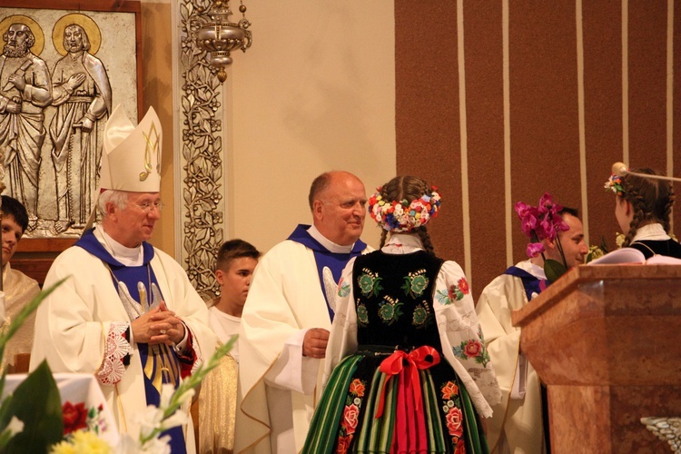 Powitanie ikony MB Częstochowskiej w parafii Chrystusa Dobrego Pasterza w Łowiczu