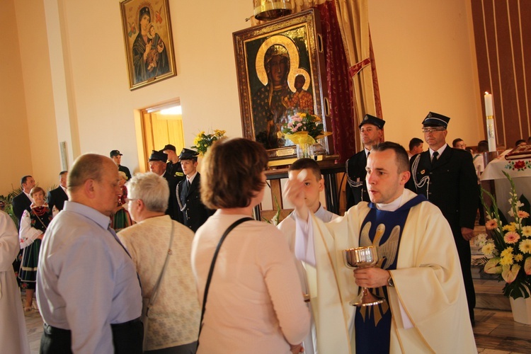 Powitanie ikony MB Częstochowskiej w parafii Chrystusa Dobrego Pasterza w Łowiczu