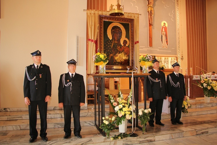 Powitanie ikony MB Częstochowskiej w parafii Chrystusa Dobrego Pasterza w Łowiczu