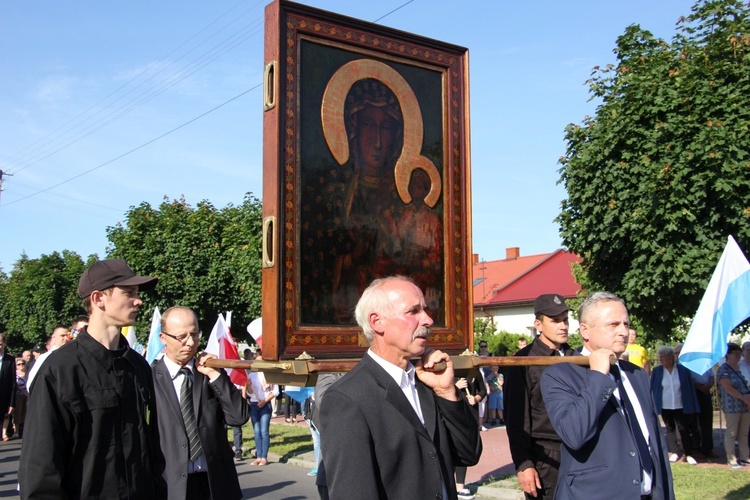 Powitanie ikony MB Częstochowskiej w parafii Chrystusa Dobrego Pasterza w Łowiczu