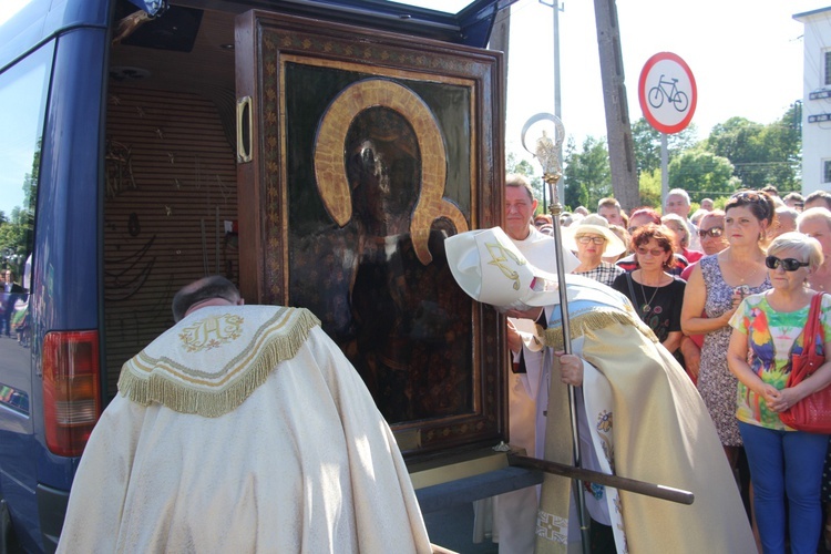 Powitanie ikony MB Częstochowskiej w parafii Chrystusa Dobrego Pasterza w Łowiczu