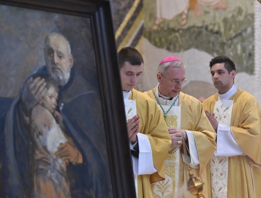 Abp Gądecki: potrzebny jest oddolny solidaryzm społeczny