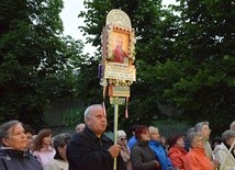 W obchody jubileuszu wpisała się takze nocna pielgrzymka