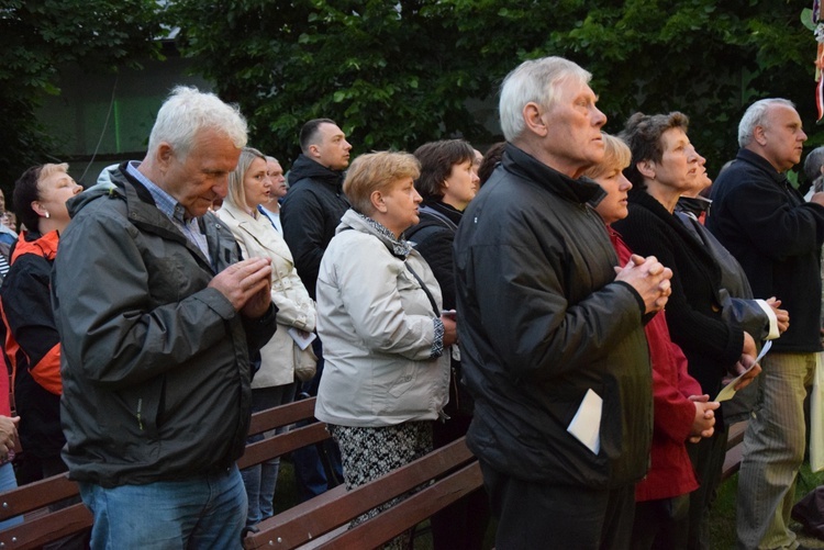 Nocna pielgrzymka z Miedniewic do Niepokalanowa