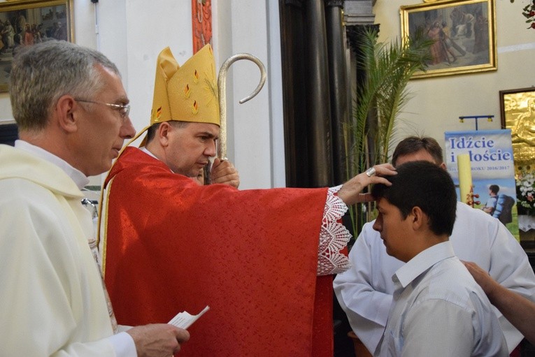 Bierzmowanie w Miedniewicach