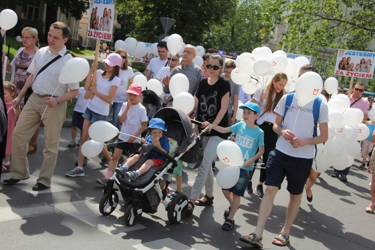 Marsz dla życia i mecz charytatywny