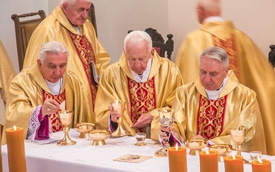 Jubileusze kapłańskie przeżywali abp Wojciech Ziemba, abp Edmund Piszcz oraz abp Józef Kowalczyk.