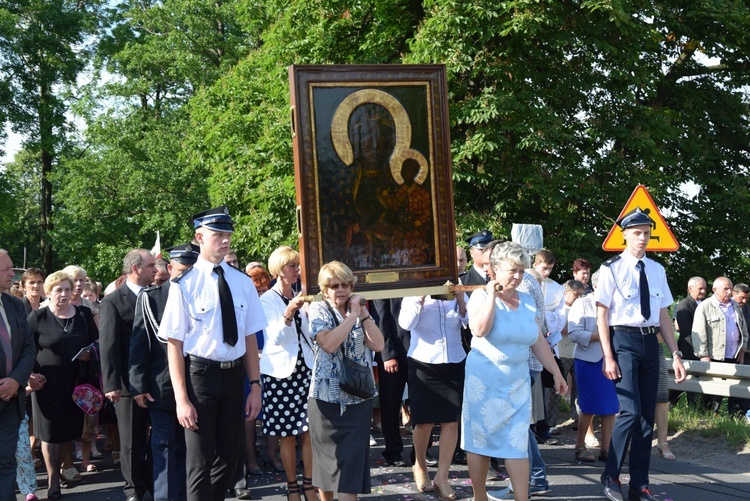 Powitanie ikony MB Częstochowskiej w Pszczonowie