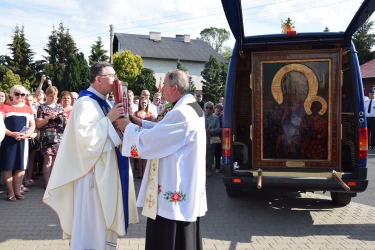 Powitanie ikony MB Częstochowskiej w Pszczonowie