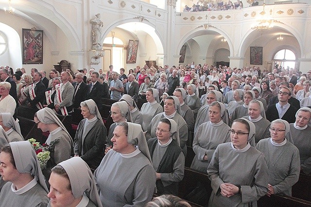 Historia Kościoła na Dolnym Śląsku nierozerwalnie łączy się z posługą zakonnic.