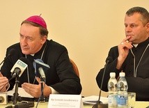 Bp Andrzej Jeż wyjaśnia najważniejsze cele synodu.