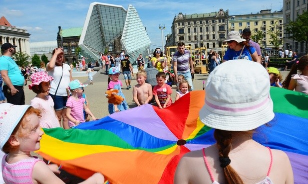 Ulicami Poznania przeszedł Marsz dla Życia