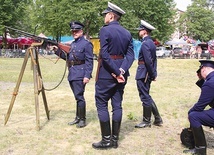 ▲	Przedwojenni radomscy policjanci.