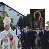 W niedzielne popołudnie Pani Jasnogórska przybyła do Pszczonowa