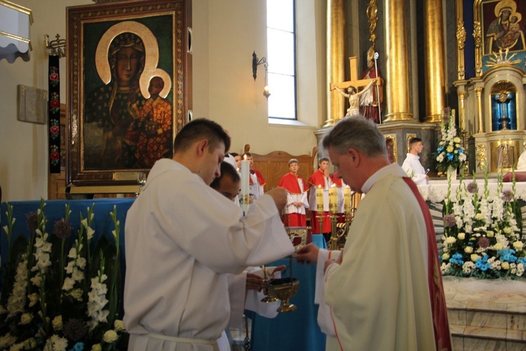 Powitanie ikony MB Częstochowskiej w parafii Świętego Ducha w Łowiczu