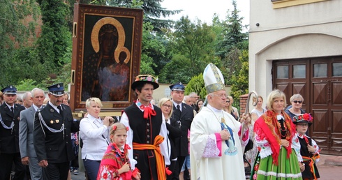 Powitanie ikony MB Częstochowskiej w parafii Świętego Ducha w Łowiczu