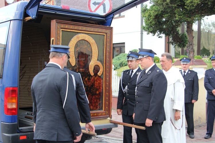 Powitanie ikony MB Częstochowskiej w parafii Świętego Ducha w Łowiczu